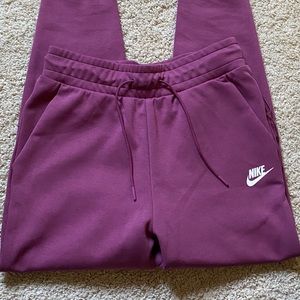 BRAND NEW WITH TAGS NIKE sweatpants in pink mauve